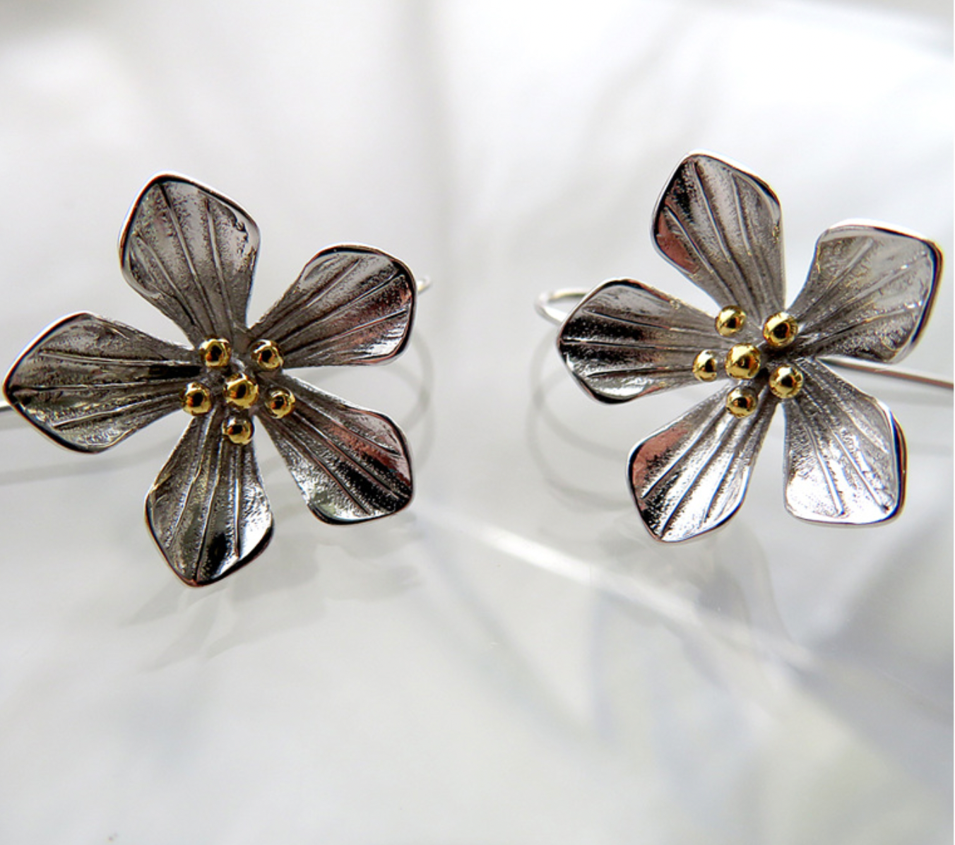 Alpine Gentian flower drop earrings - gonepottynz