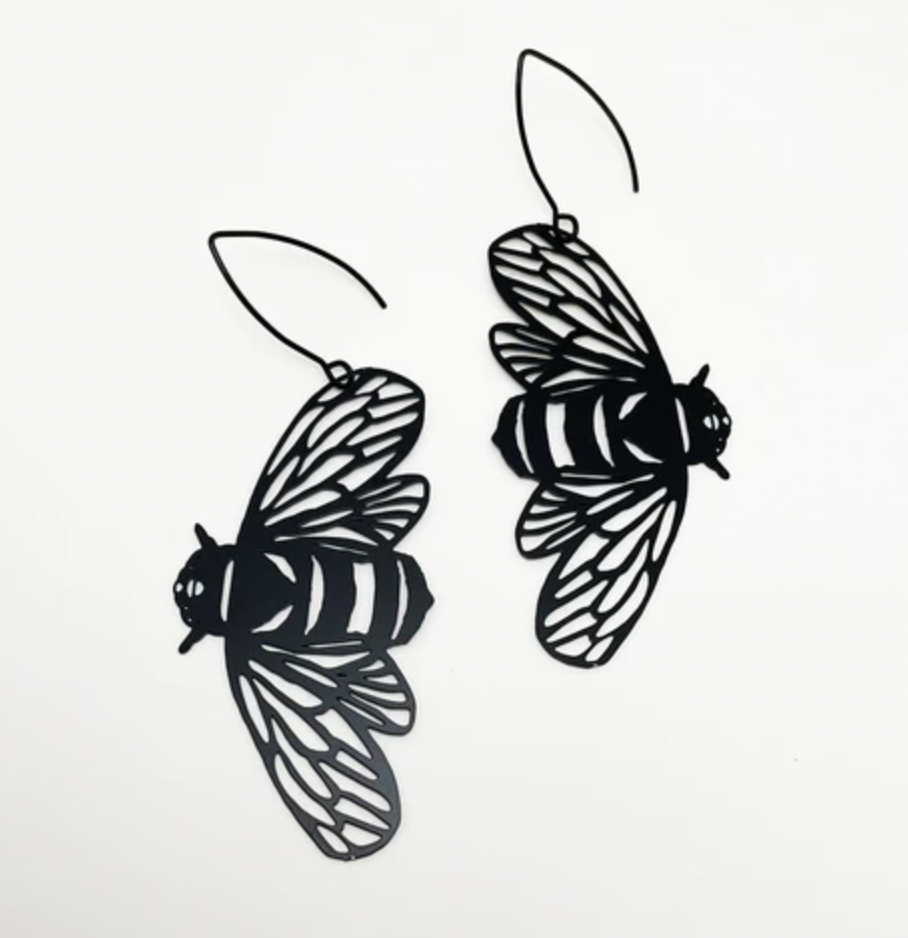 Bee earrings - gonepottynz