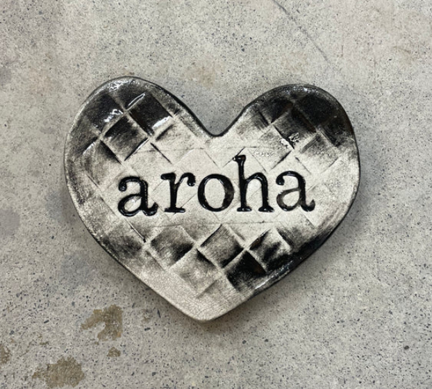 Aroha heart ceramic - gonepottynz