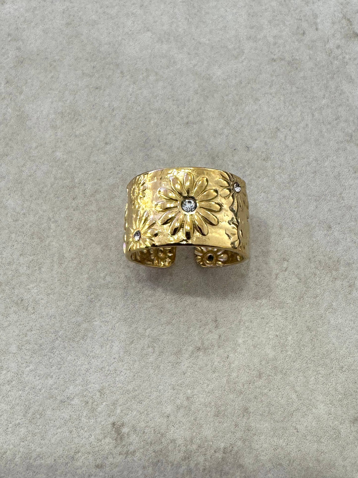 Daisy Floral Adjustable Ring - gonepottynz