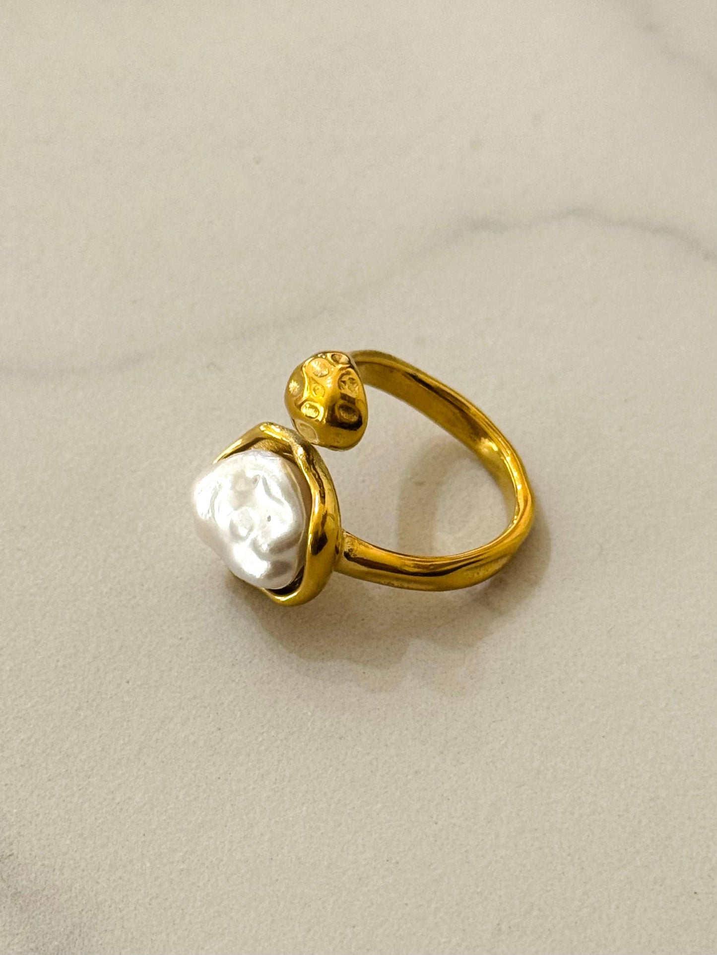 Mika Stainless Steel Ring w Pearl - gonepottynz