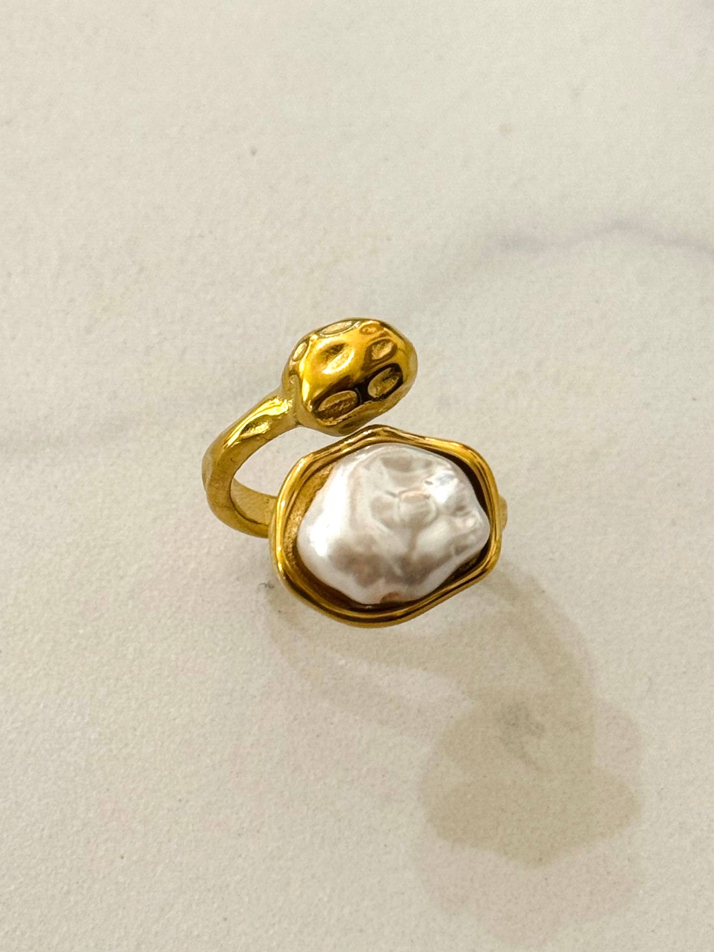 Mika Stainless Steel Ring w Pearl - gonepottynz