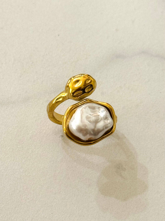 Mika Stainless Steel Ring w Pearl - gonepottynz