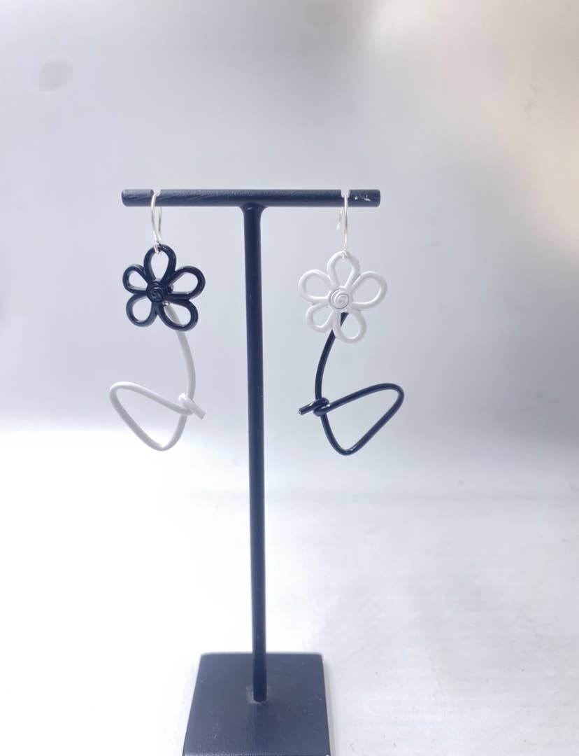 Flower earrings - gonepottynz