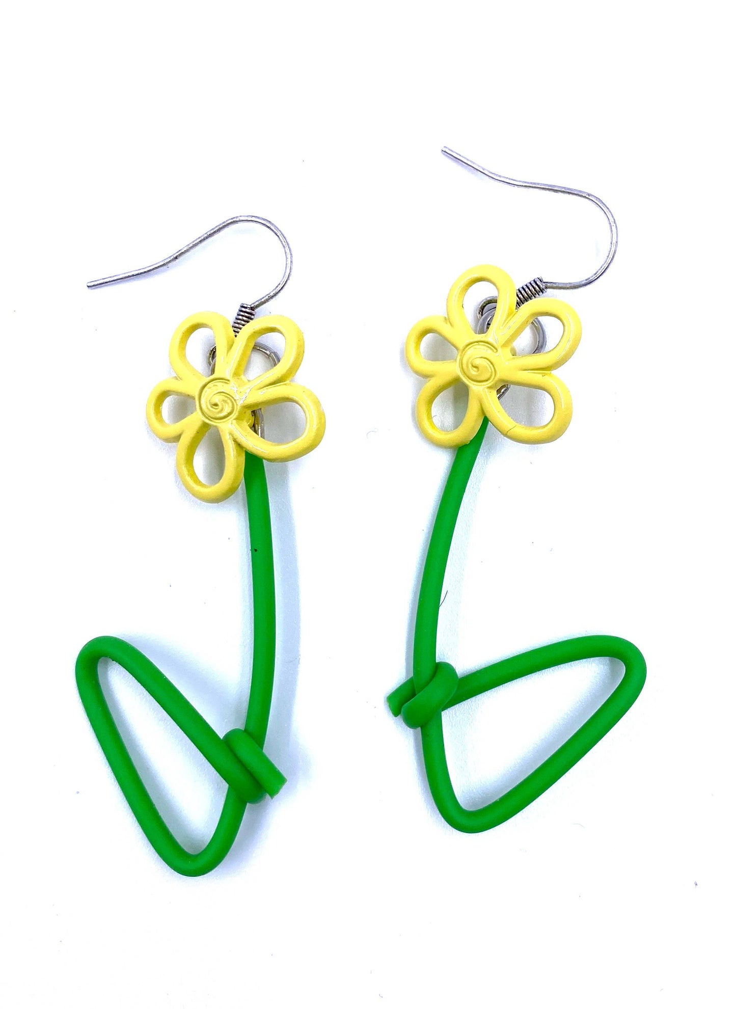 Flower earrings - gonepottynz
