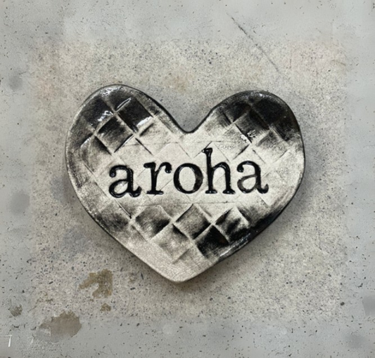 Aroha heart ceramic - gonepottynz